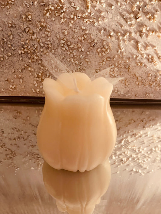 Tulip Candle